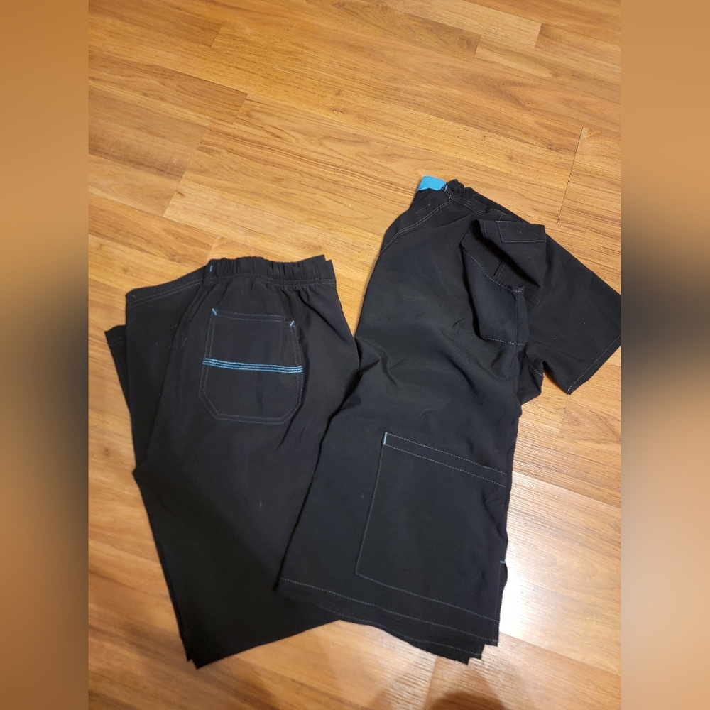 Women's Black Carhartt Scrub Set Size Medium
